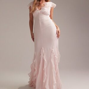 Soft pink maxi dress (never worn)